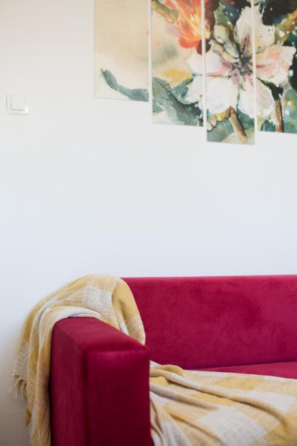 Red Karmenita Apartment Умаг Екстериор снимка