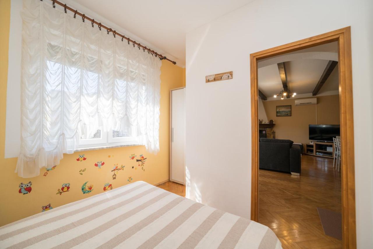 Red Karmenita Apartment Умаг Екстериор снимка
