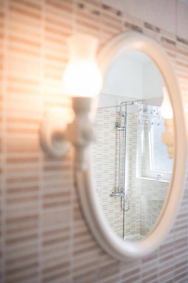 Red Karmenita Apartment Умаг Екстериор снимка