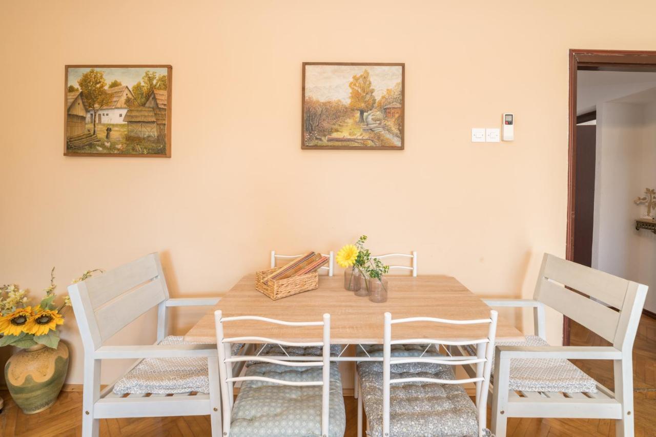 Red Karmenita Apartment Умаг Екстериор снимка