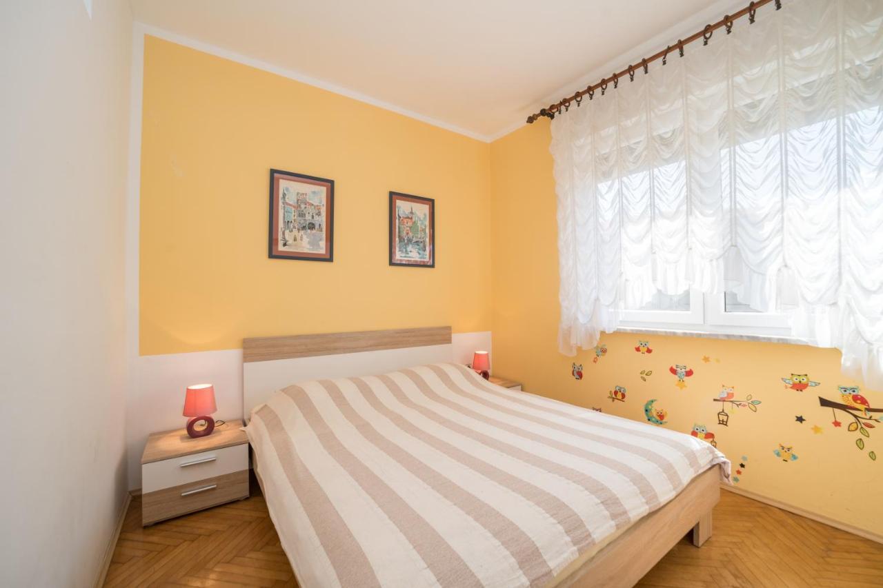 Red Karmenita Apartment Умаг Екстериор снимка